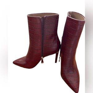 BCBGMAXAZRIA Women's Ava Fashion Ankle Leather Bootie Mahogany Size 9.5